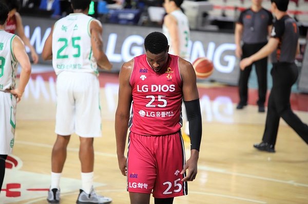 Les astuces pour être un bon défenseur en un contre un en basket