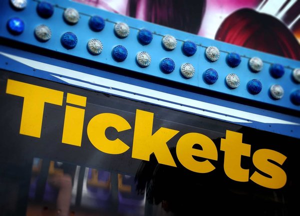 Pourquoi est-il intéressant de réserver des tickets d'évènements sur Hellotickets ?