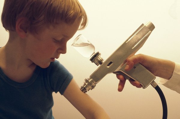 Méningite démasquée : Comprendre les symptômes, les risques et les solutions pour se protéger efficacement